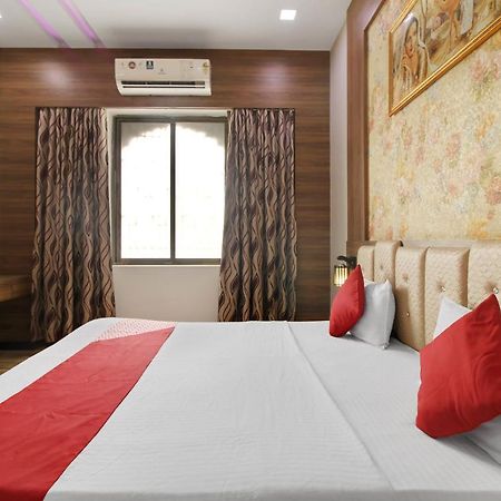 Hotel O Royal Guest House Ludhiana Exteriör bild