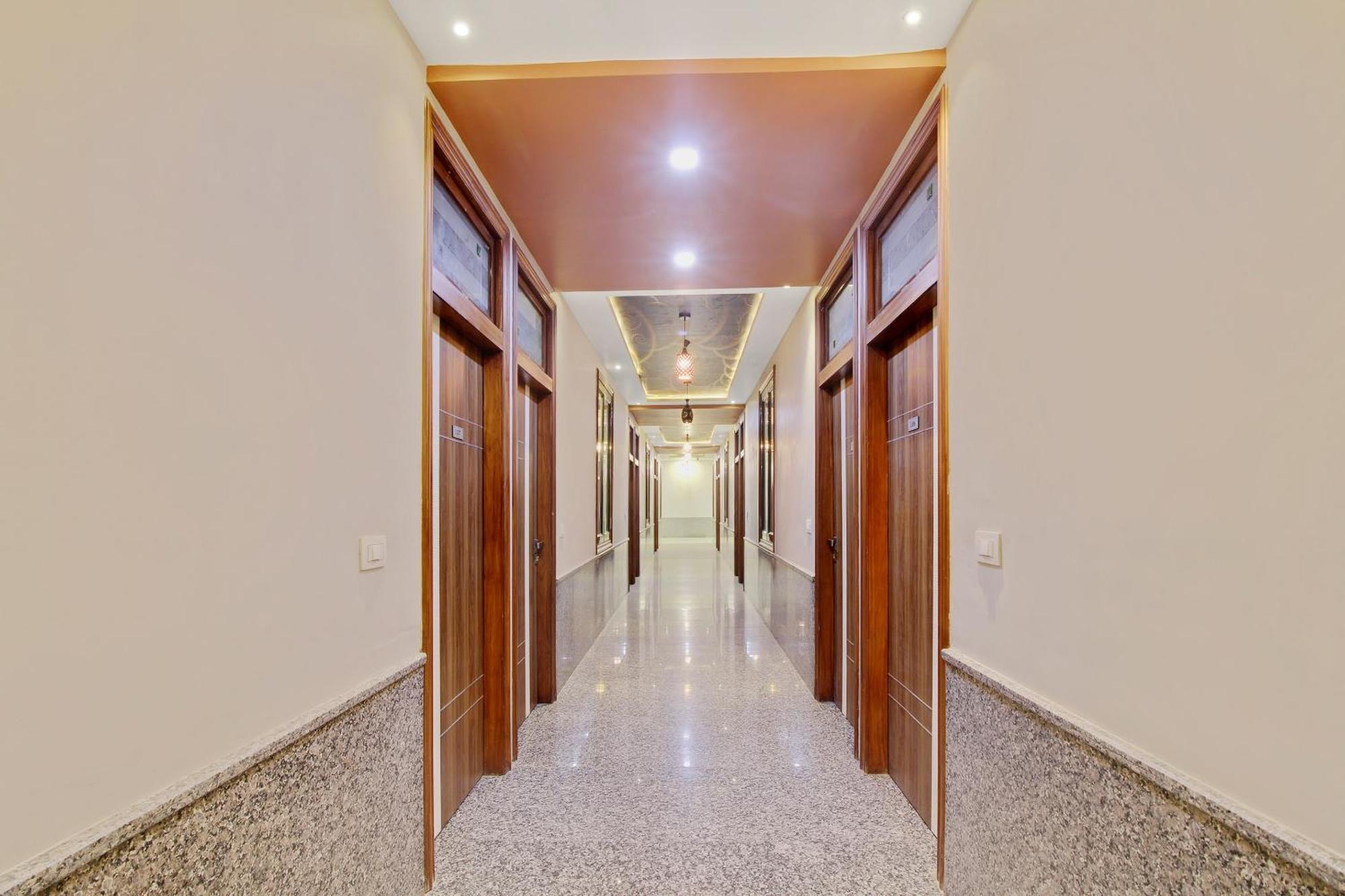Hotel O Royal Guest House Ludhiana Exteriör bild